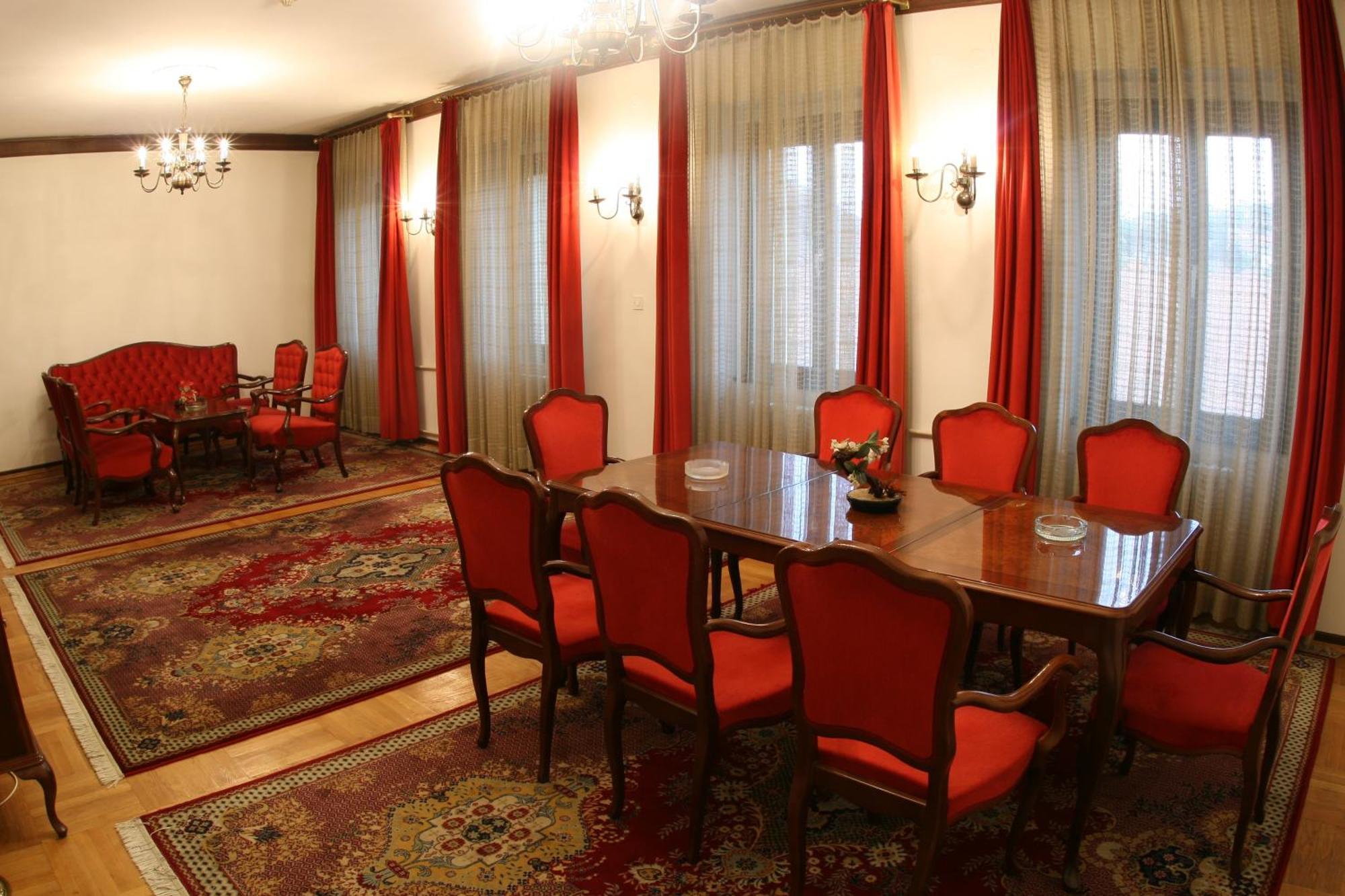 Hotel Grand Valjevo Bagian luar foto