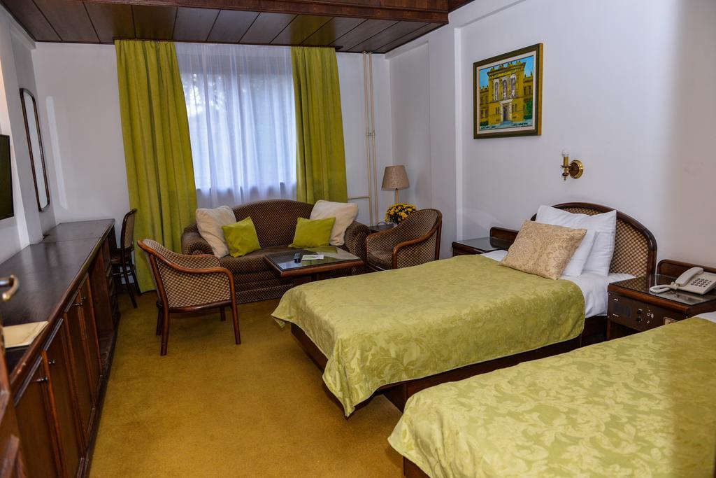 Hotel Grand Valjevo Bagian luar foto
